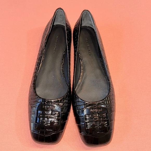 Tory Burch Shoes - New Tory Burch Leather Shoes. Black. Size 7.5.
